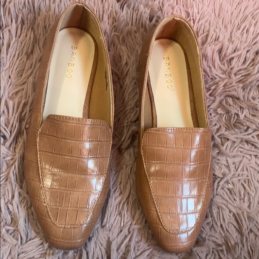 Tan flats